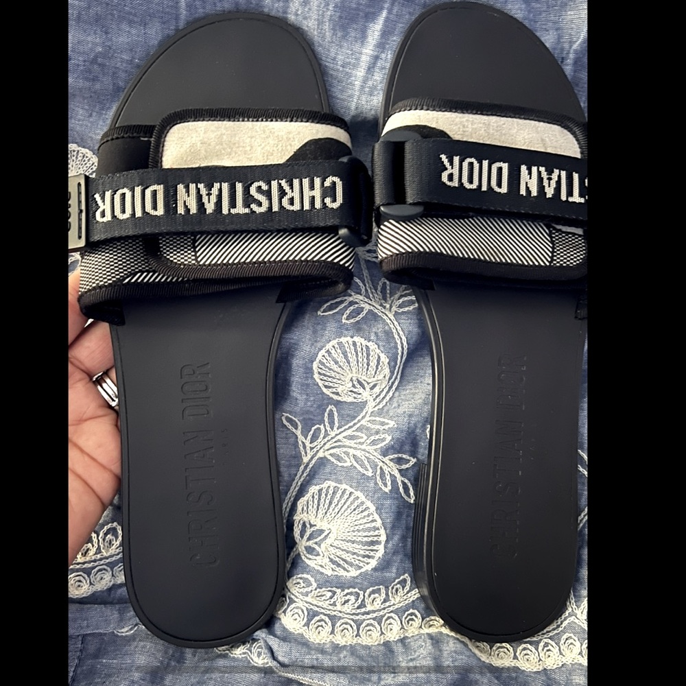 ***SOLD 3/27🥰***Christian Dior Evolution Slide - US 9 / EUR 40 - Deep Blue